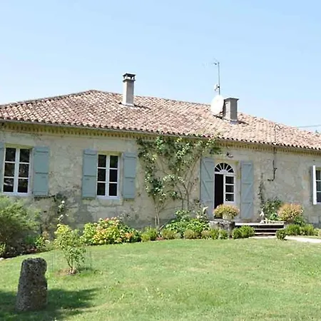 Stunning 5-Bed House With Heated Swimming Pool Holiday home *