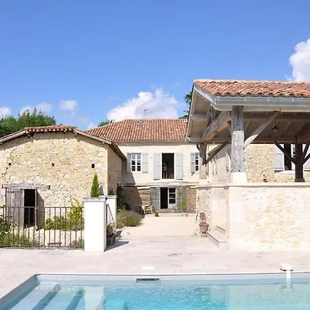 Stunning 5-Bed House With Heated Swimming Pool Castelnau-d'Arbieu