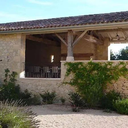 Holiday home Stunning 5-Bed House With Heated Swimming Pool