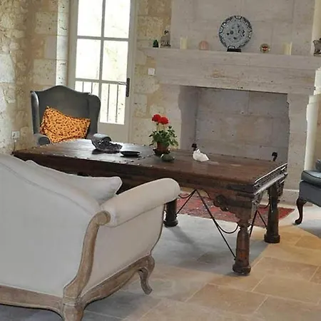 Holiday home Stunning 5-Bed House With Heated Swimming Pool