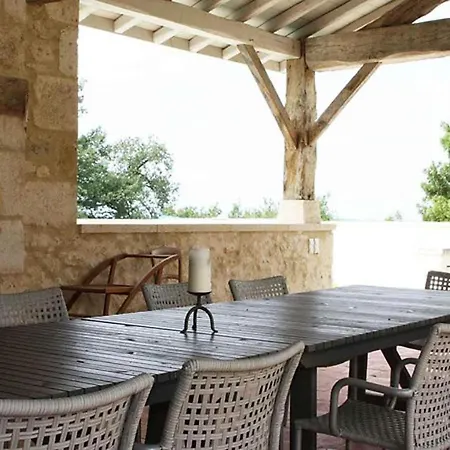 Stunning 5-Bed House With Heated Swimming Pool * Castelnau-d'Arbieu