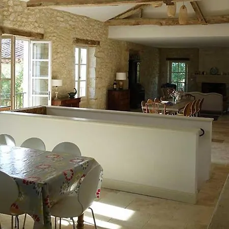 Holiday home Stunning 5-Bed House With Heated Swimming Pool *