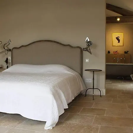 Holiday home Stunning 5-Bed House With Heated Swimming Pool