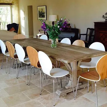 Stunning 5-Bed House With Heated Swimming Pool * Castelnau-d'Arbieu