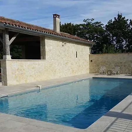 Holiday home Stunning 5-Bed House With Heated Swimming Pool *