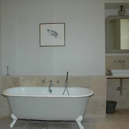 Holiday home Stunning 5-Bed House With Heated Swimming Pool