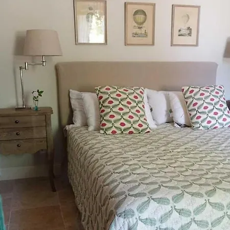 Holiday home Stunning 5-Bed House With Heated Swimming Pool *