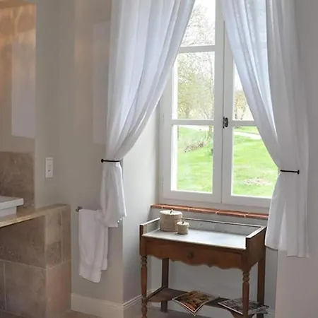 Holiday home Stunning 5-Bed House With Heated Swimming Pool *
