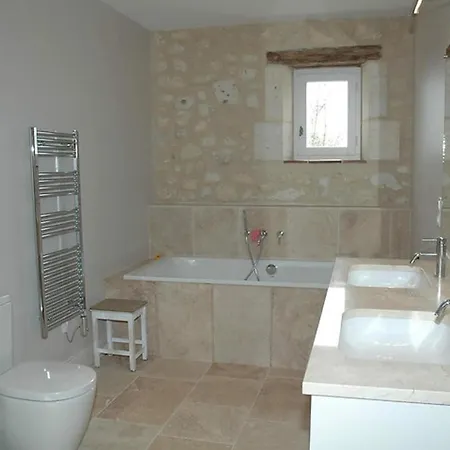 Stunning 5-Bed House With Heated Swimming Pool * Castelnau-d'Arbieu