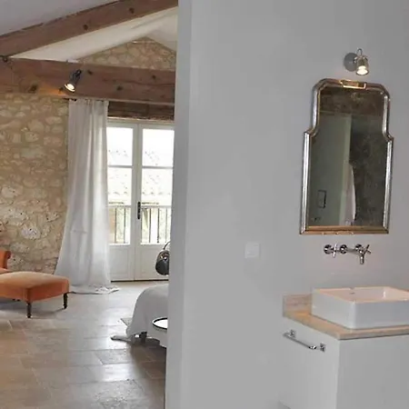 Holiday home Stunning 5-Bed House With Heated Swimming Pool Castelnau-d'Arbieu